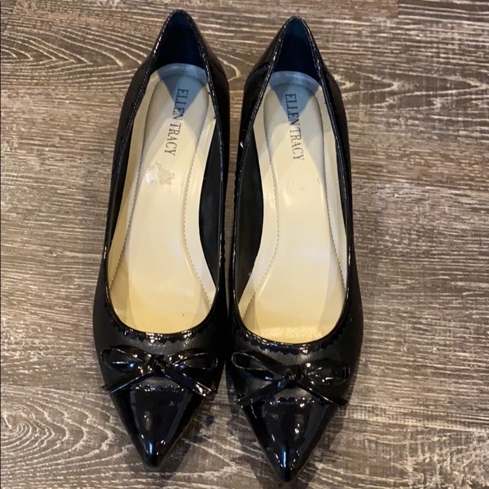 Ellen Tracy Tessa Heels